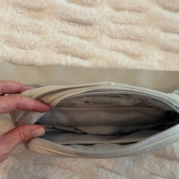 Lululemon Athletica Gray Belt Bag - Picture 6 of 7